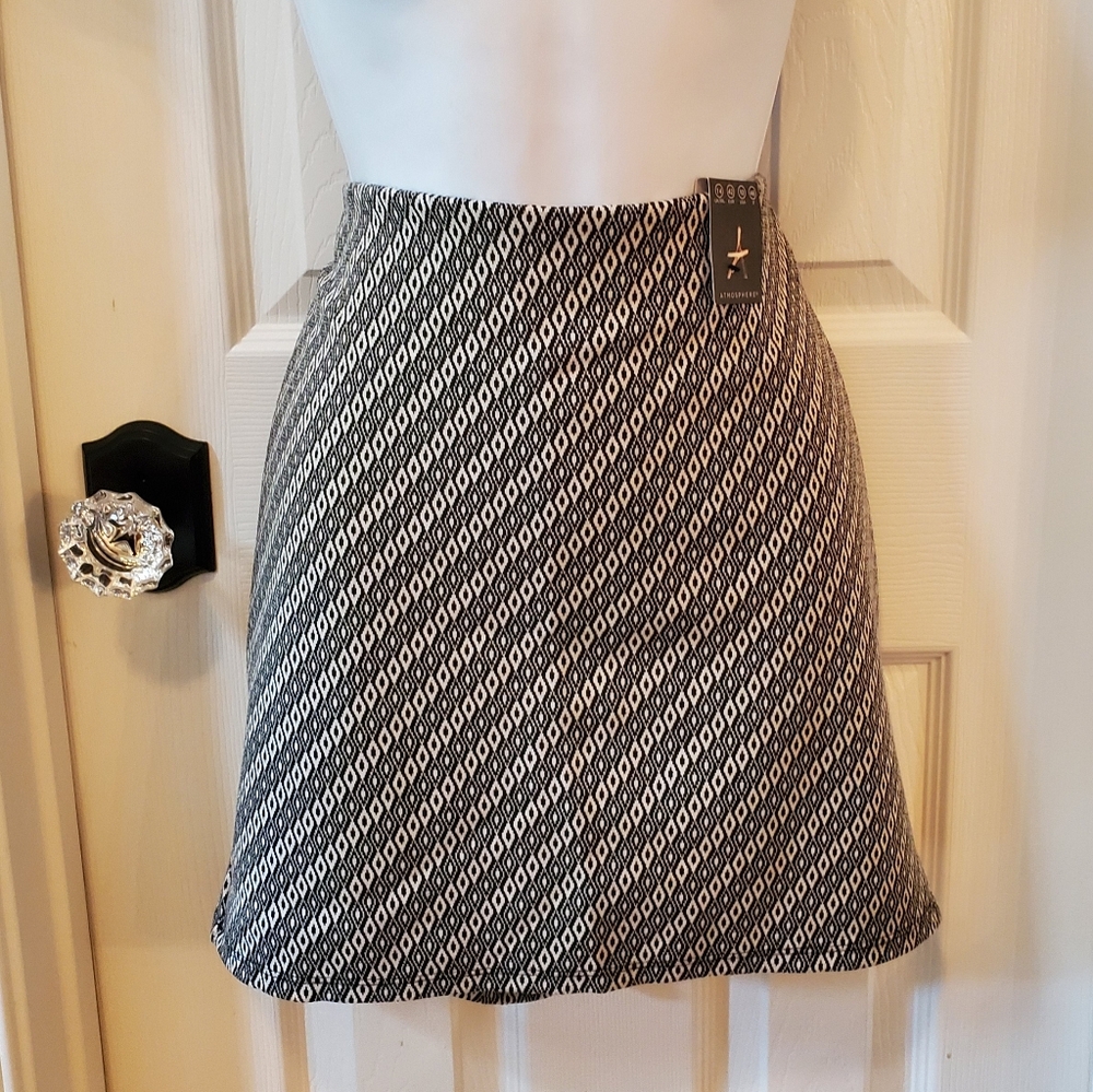 NWT Atmosphere Black & White Geometric Knit A-Line Mini Skirt Size 10